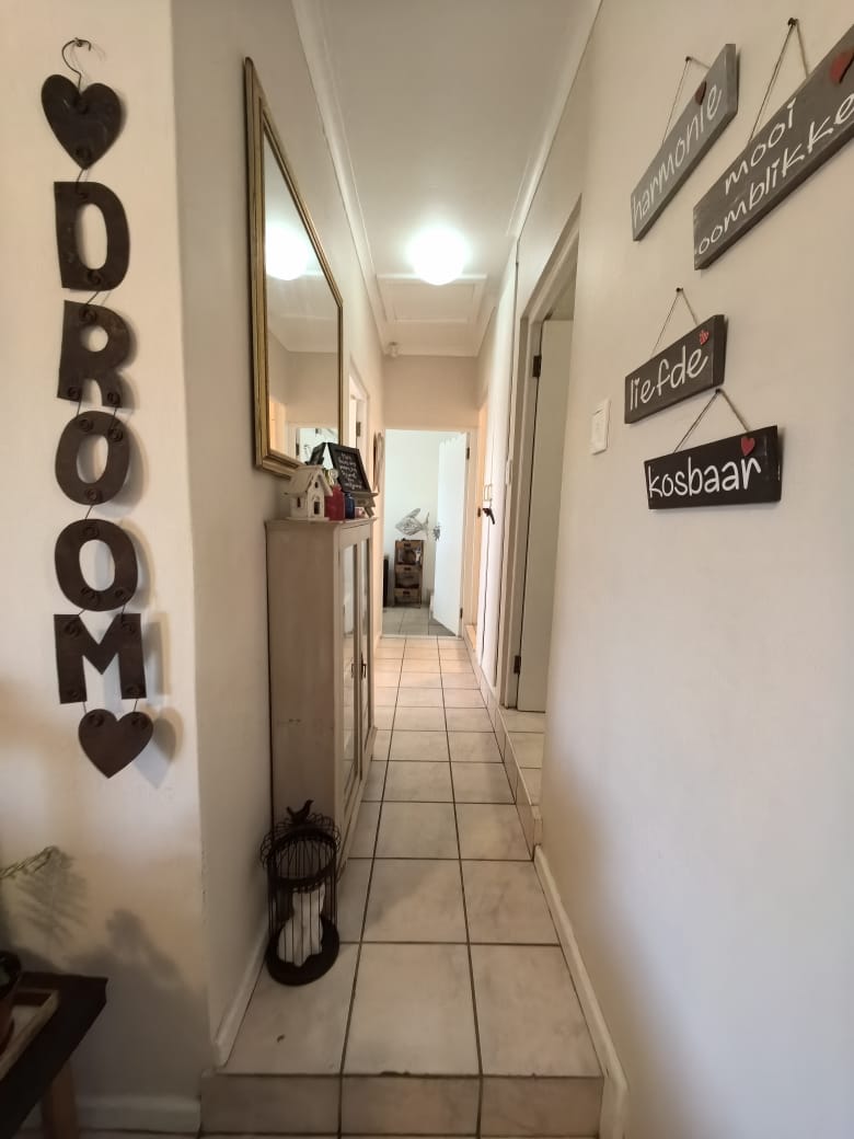 3 Bedroom Property for Sale in Fraaiuitsig Western Cape